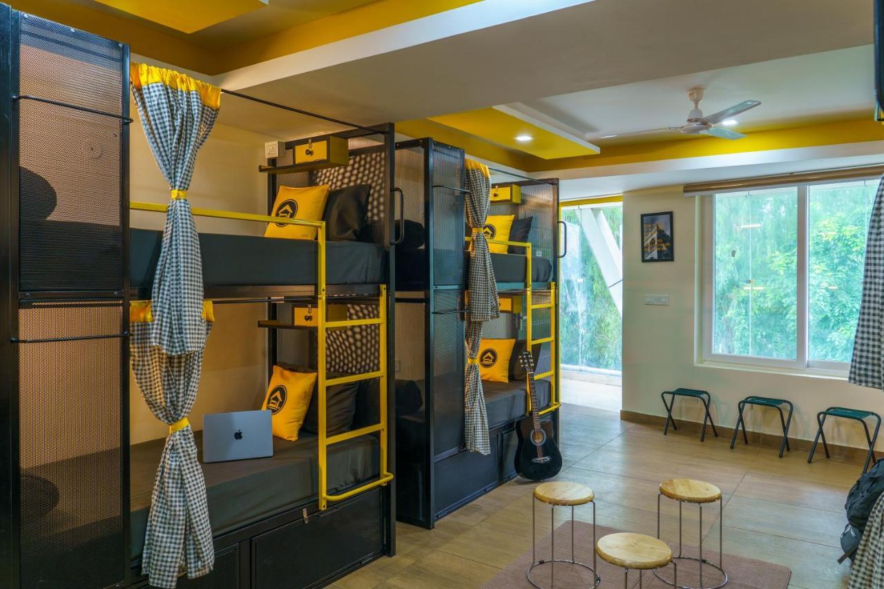 The Hosteller Dehradun Exteriör bild