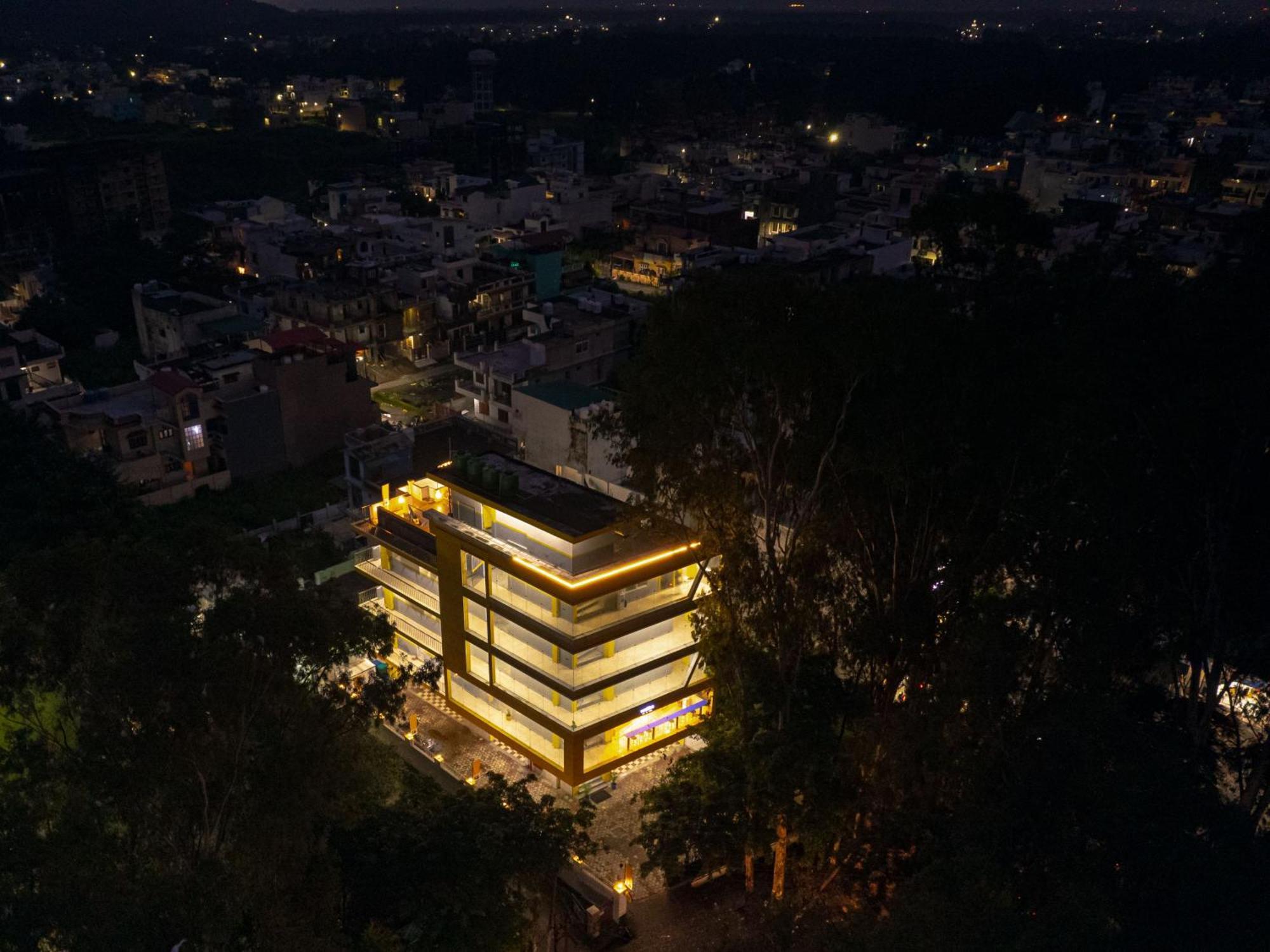 The Hosteller Dehradun Exteriör bild
