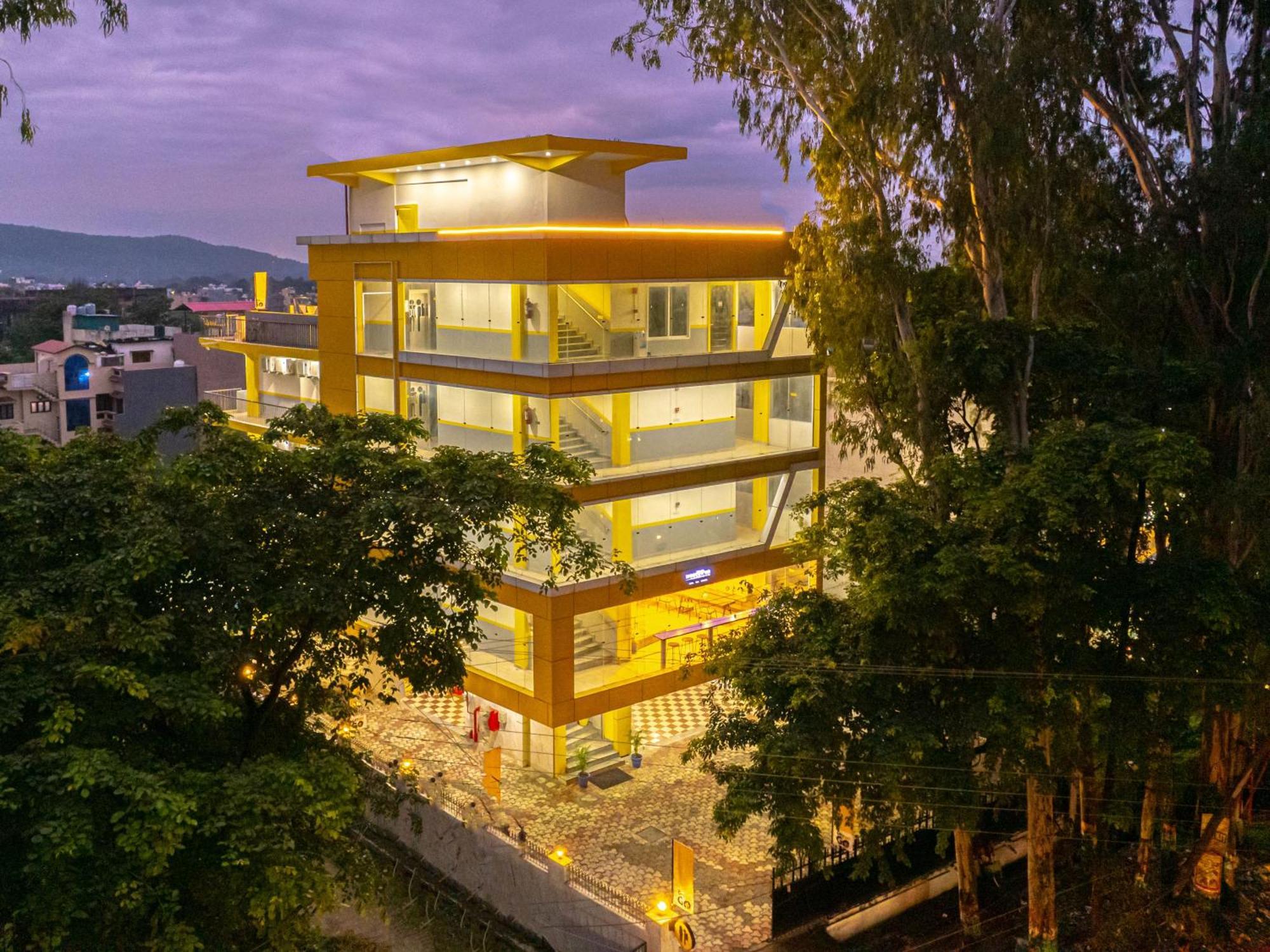 The Hosteller Dehradun Exteriör bild