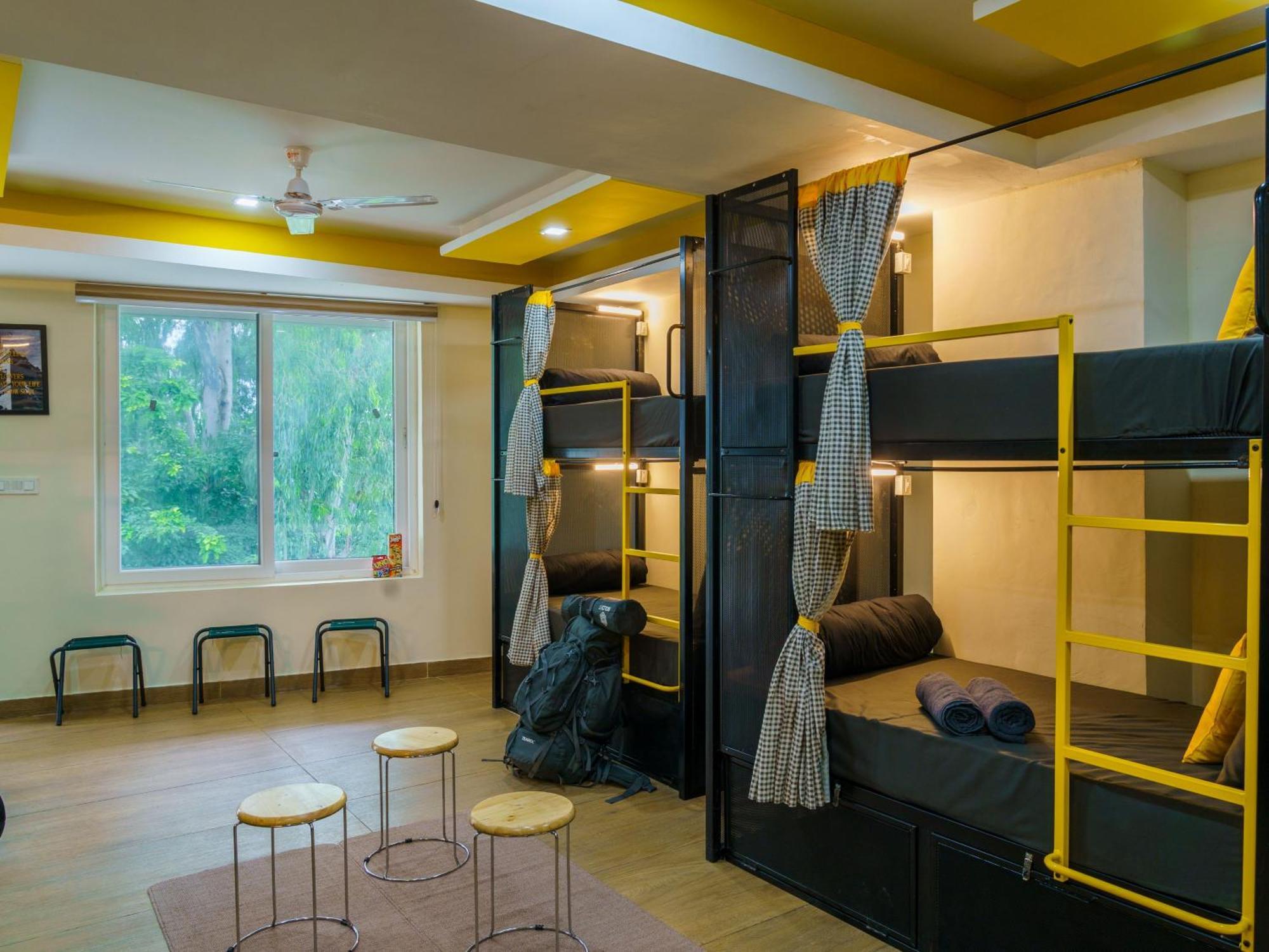 The Hosteller Dehradun Exteriör bild